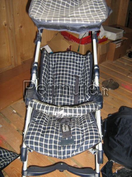 Illustrazione che mostra diversi articoli per bambini usati, come passeggini, lettini e giocattoli