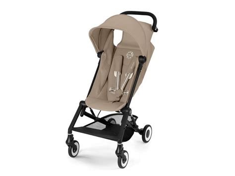 Passeggino Cybex Agis in contesto urbano moderno