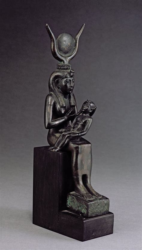 rappresentazione antica di Iside che allatta Horus