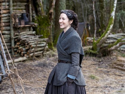 Claire Fraser pregnant in Outlander