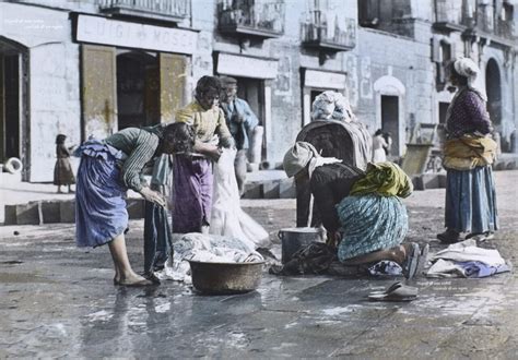 Donne che lavano i panni al fiume