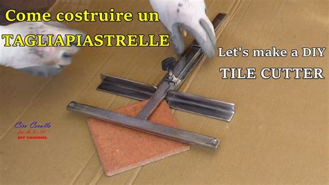Diagramma che mostra come tagliare un foro per la coda in un pannolino per gatti