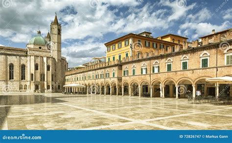 Piazza del Popolo Ascoli Piceno