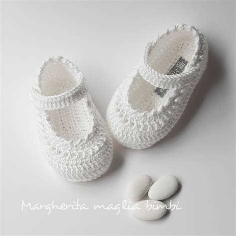 Set di scarpine e accessori coordinati per battesimo