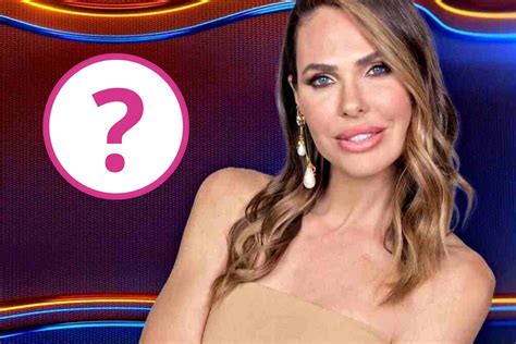Scatto iconico dello scontro televisivo tra Ilary Blasi e Fabrizio Corona durante la diretta del Grande Fratello