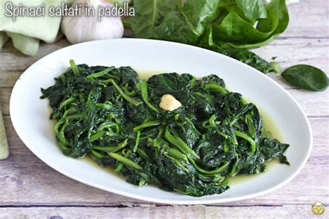 piatto di ricotta e spinaci preparato in modo sano per un bambino