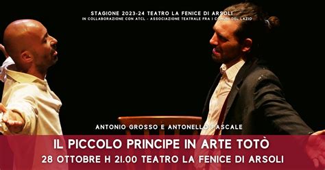 Scena teatrale del Piccolo Principe con attori in costume