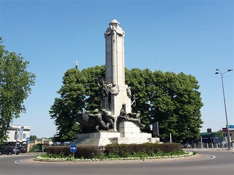 Monumento ai Pontieri a Piazzale Milano, Piacenza