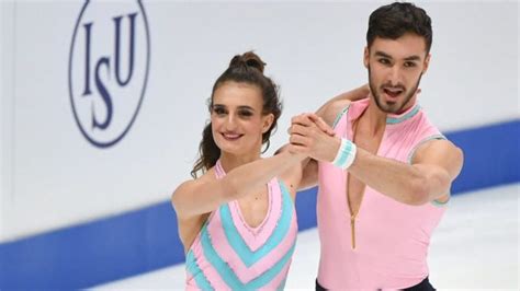 Gabriella Papadakis e Guillaume Cizeron durante un'esibizione