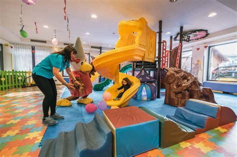 Interno di un miniclub per bambini in resort