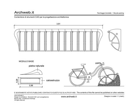 Rastrelliere per biciclette in un cortile condominiale