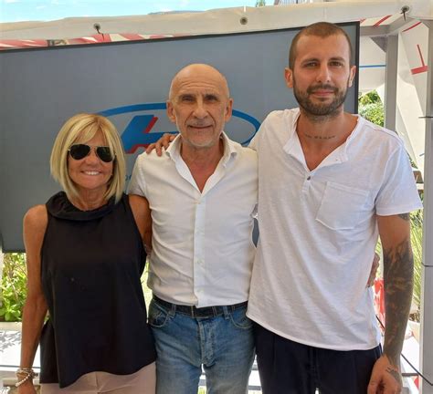 Ritratto di Arizona Robbins con i suoi pattini