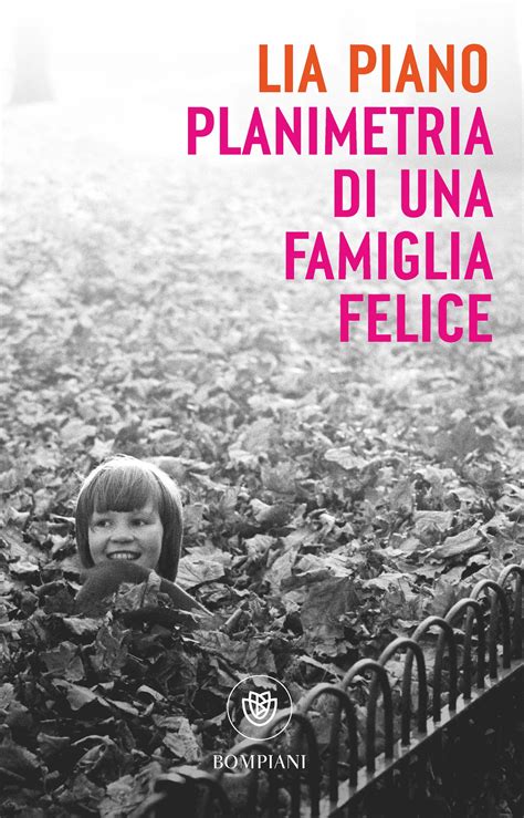 Donna che osserva una famiglia felice, simboleggiando il desiderio di genitorialità