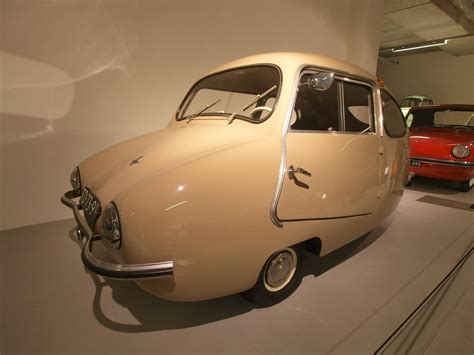 bambino in auto