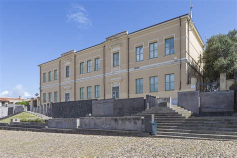Edificio storico della scuola a Cava de' Tirreni
