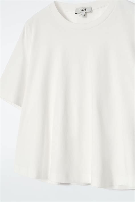 T-shirt bianca dal taglio classico e pulito