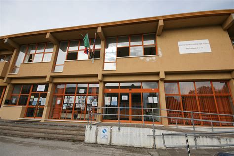 Edificio scolastico di un istituto professionale a Caltanissetta