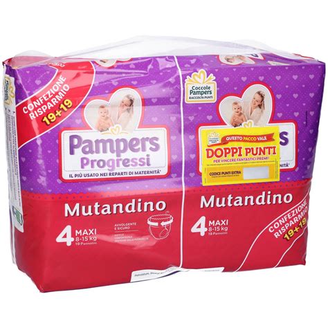 Pannolino Pampers Progressi Mutandino indossato da un bambino che gattona