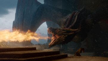 il momento in cui Drogon distrugge il Trono di Spade con il suo soffio ardente