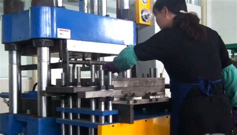 Processo di creazione di uno stampo in gomma siliconica