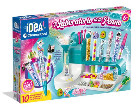 kit creativo per giostrina in feltro con vari elementi decorativi