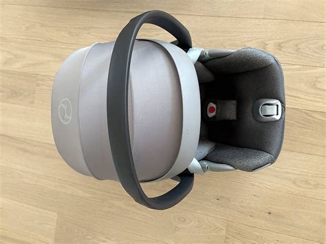 Rotazione della Base Z Cybex con seggiolino auto