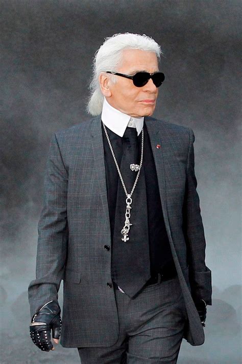 Karl Lagerfeld in un'immagine iconica