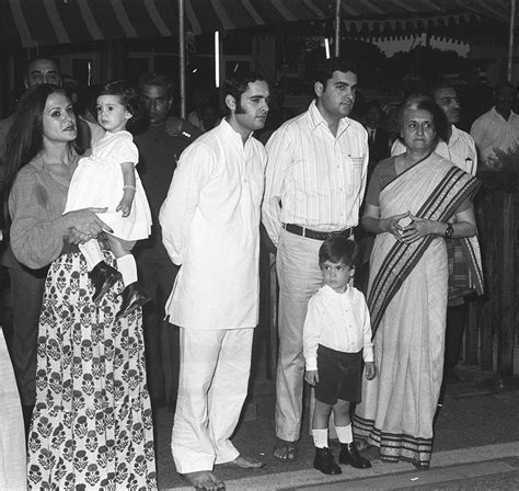 Sonia Gandhi con la famiglia