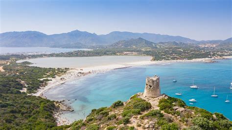 Torre di Porto Giunco con vista panoramica