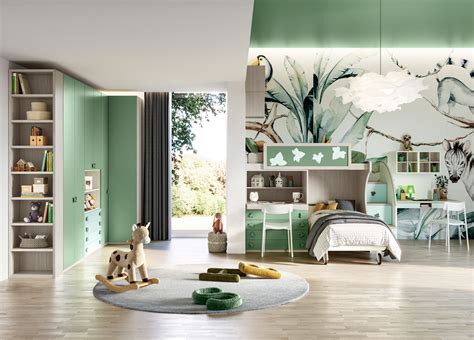 Cameretta per bambini tropicale con pareti verdi e carta da parati