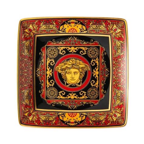 Decorazione barocca su porcellana Versace