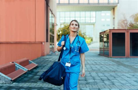 Infermiera al lavoro