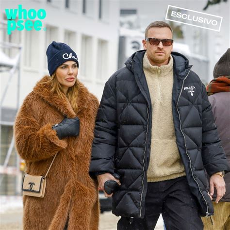 Ilary Blasi e Bastian Muller durante una passeggiata pubblica