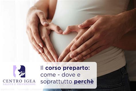 Coppia che partecipa a un corso pre-parto con un'ostetrica