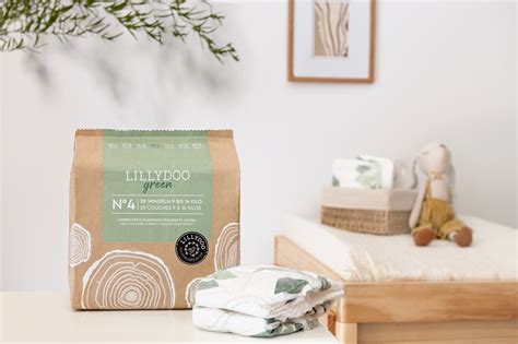 Confezione di pannolini e prodotti ecosostenibili per bambini