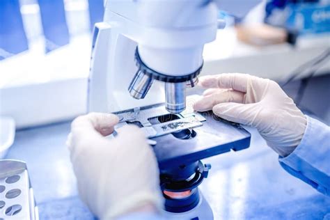 Ricerca medica e microscopio