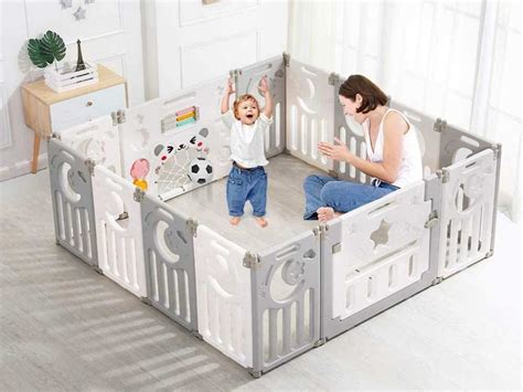 Pannelli modulari di un recinto per bambini