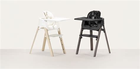 Tavola familiare con seggiolone evolutivo integrato