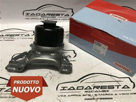 dettaglio supporto motore inferiore usurato vs nuovo
