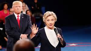 Hillary Clinton e Donald Trump in un dibattito presidenziale