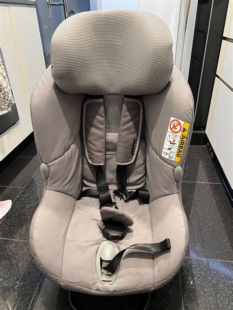 Maxi-Cosi MiloFix in un'auto moderna