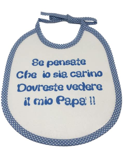 Composizione di bavaglini con fantasie diverse