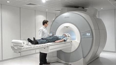 Immagine di un apparecchio per risonanza magnetica fetale