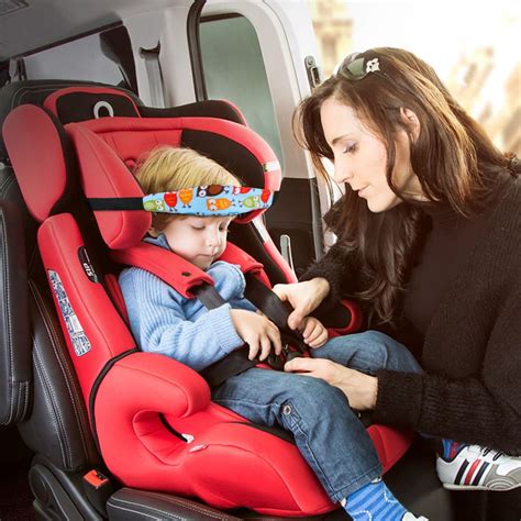 bambino in auto in sicurezza