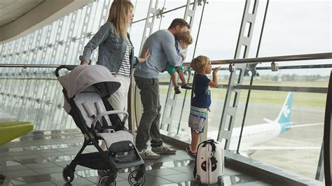 Checklist per viaggiare con neonati in aereo
