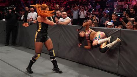 Becky Lynch, Charlotte Flair e Sasha Banks debuttano a Raw