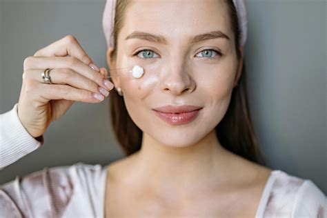 Guida visiva all'applicazione della crema protettiva