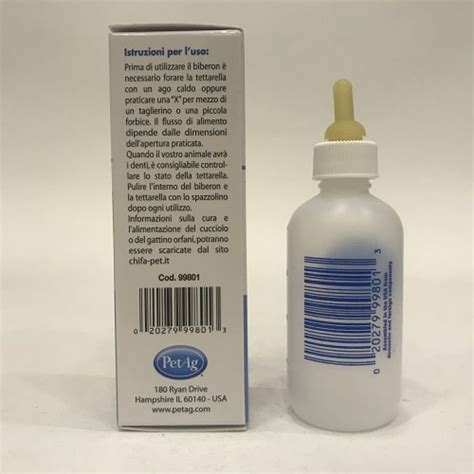 Vari tipi di biberon e accessori per l'allattamento artificiale