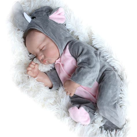 bambola antica che dorme