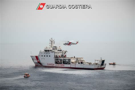 Nave della Guardia Costiera Ugo Diciotti in porto